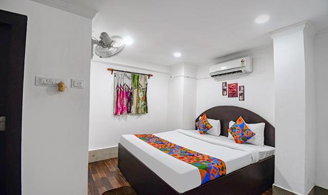 Stay Kiya Royal Oak Kolkata Bagian luar foto